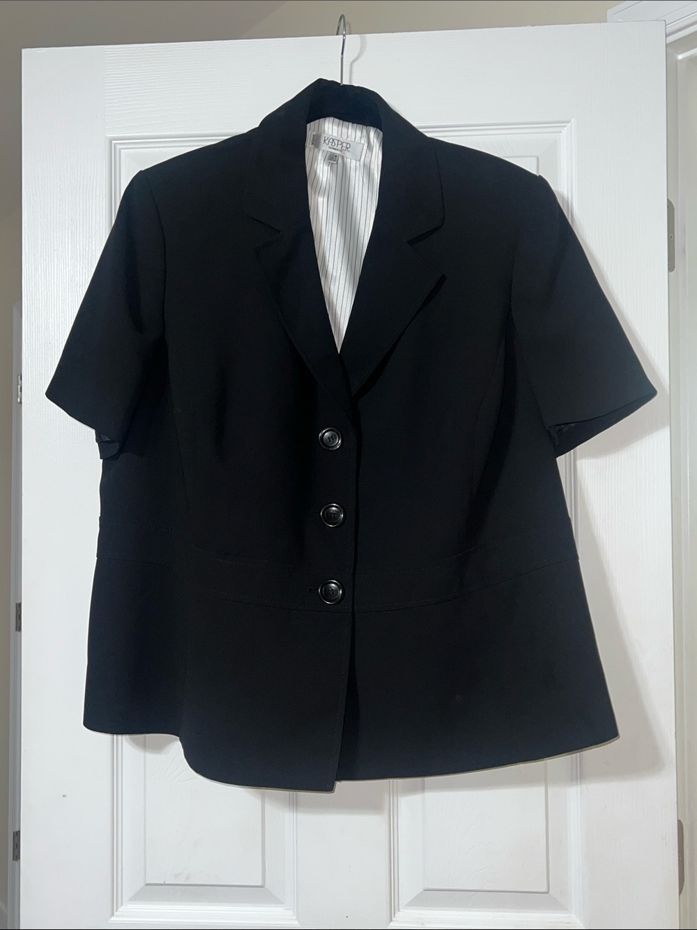 Kasper Black Short-Sleeve Tailored Blazer